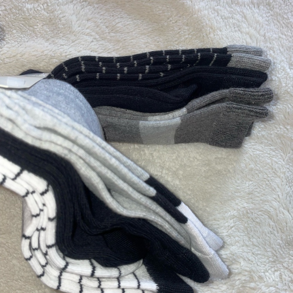 A New Day Women’s Casual Crew Socks 6 pack with Gray, Black, and White Stripes - Picture 3 of 5